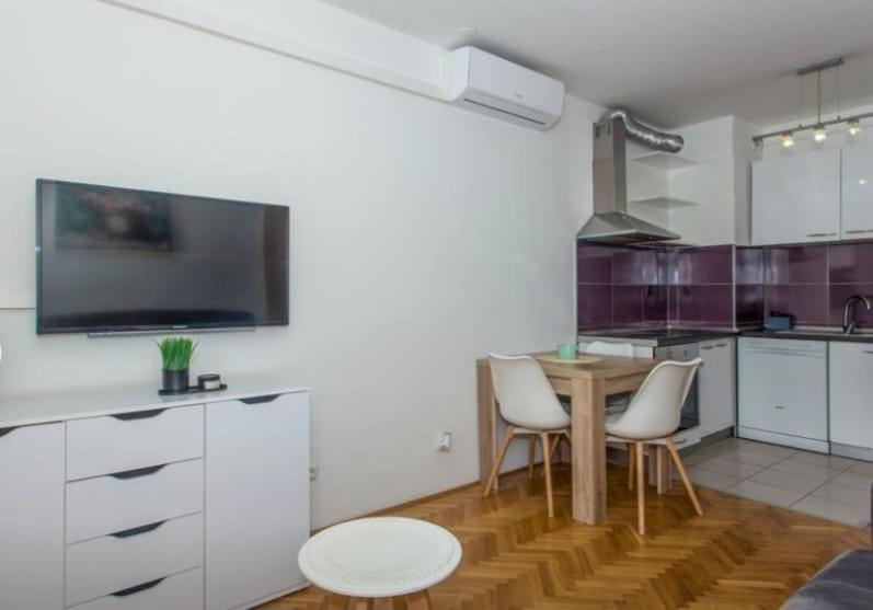 Michael Apartment Omis Exterior photo